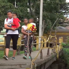 Comunidad denuncia robo de barandas del puente peatonal en Alfonso López