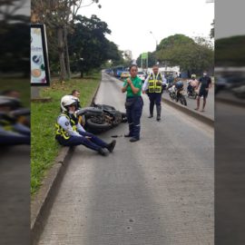 Nuevo acto de intolerancia: un agente de tránsito fue arrollado por un motociclista