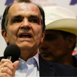 Óscar Iván Zuluaga renunció a su candidatura y se unirá a Federico Gutiérrez