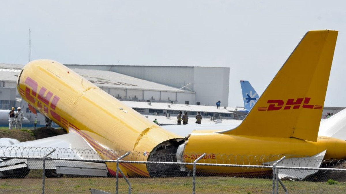 Avión de carga se partió en dos en aeropuerto de Costa Rica