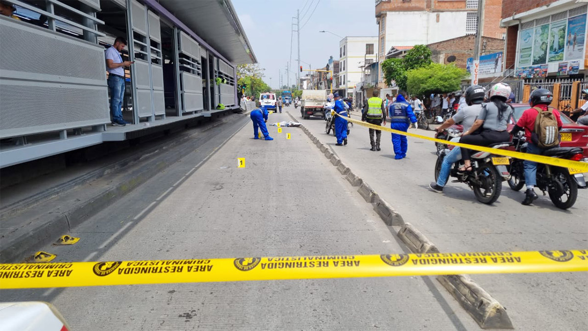 Ambulancia mató a un peatón cuando invadía el carril del MÍO en 7 de agosto