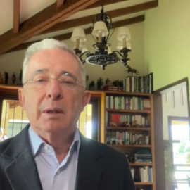 Jueza rechazó pedido de archivar caso contra expresidente Uribe por soborno