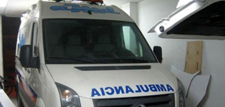 Por estar bebiendo: Conductor de ambulancia provoca nuevo accidente