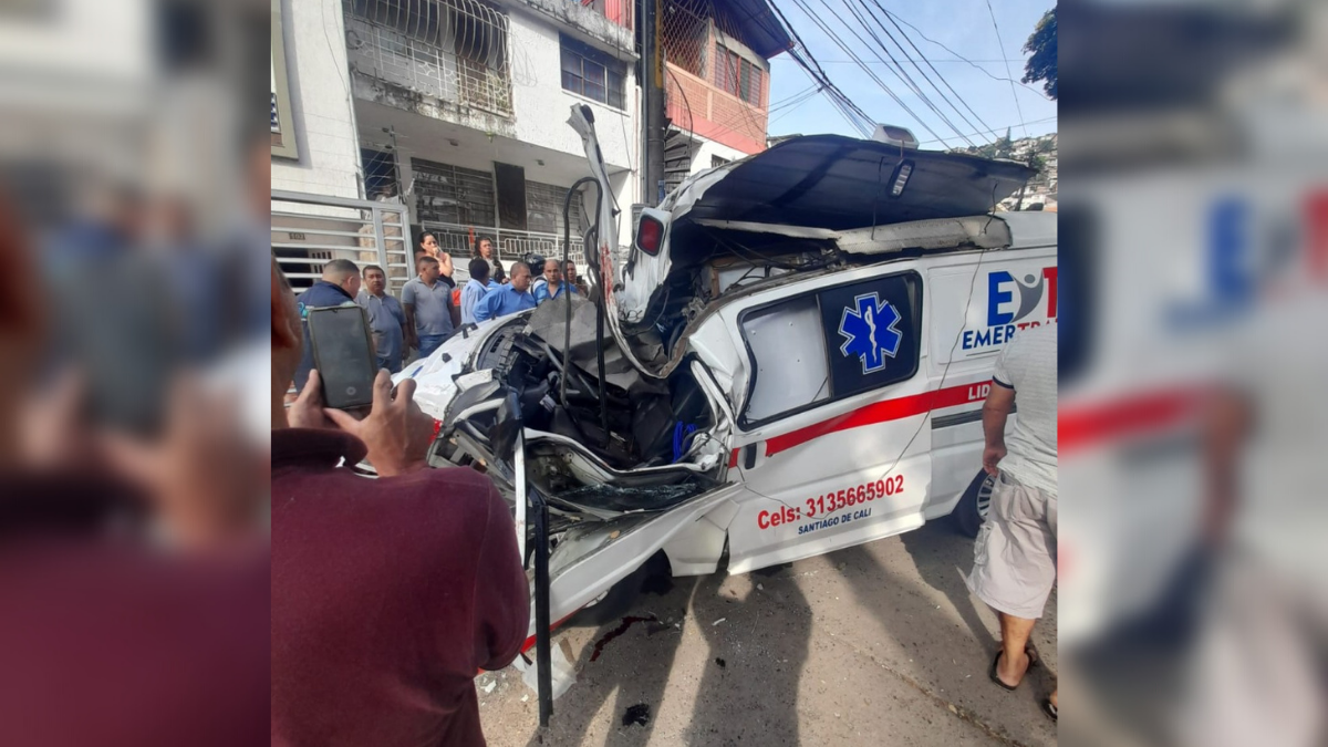 Ambulancia accidentada tenía multas de más de 8 millones de pesos
