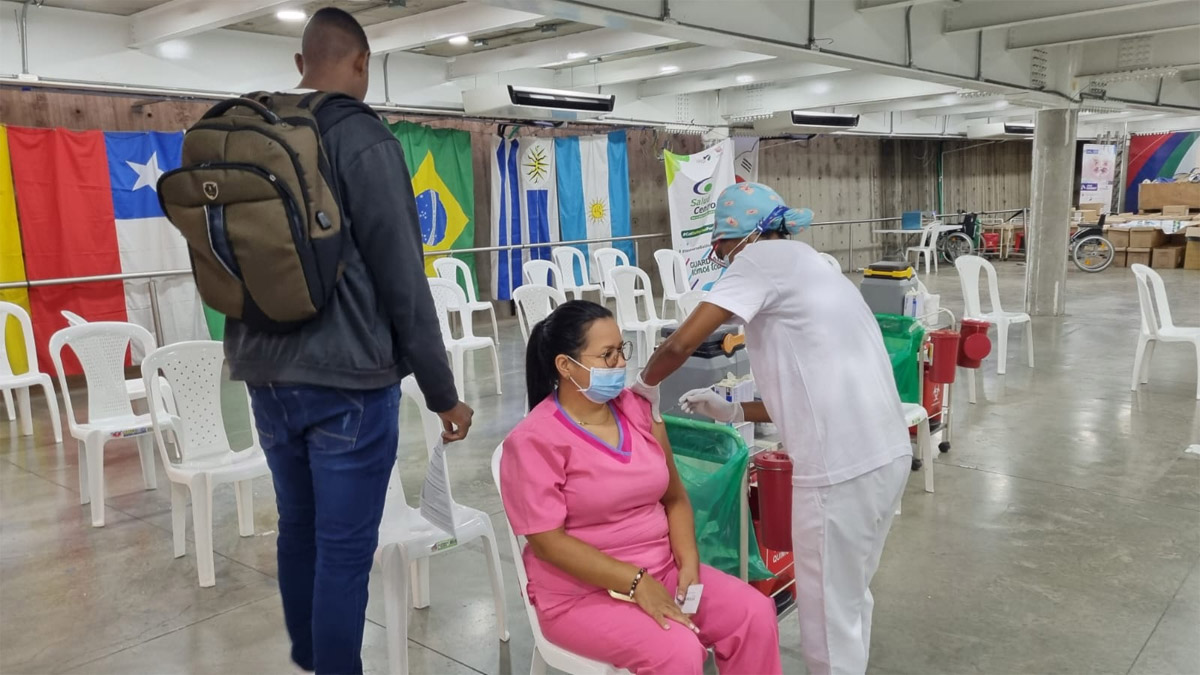 Cali está a 2% de cumplir meta  para decirle adiós al tapabocas en espacios cerrados