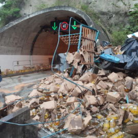 Choque de camión en vía Cali - Buenaventura deja daño en túnel