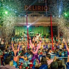 Delirio celebra 16 años delirantes de salsa, canto y baile a lo grande