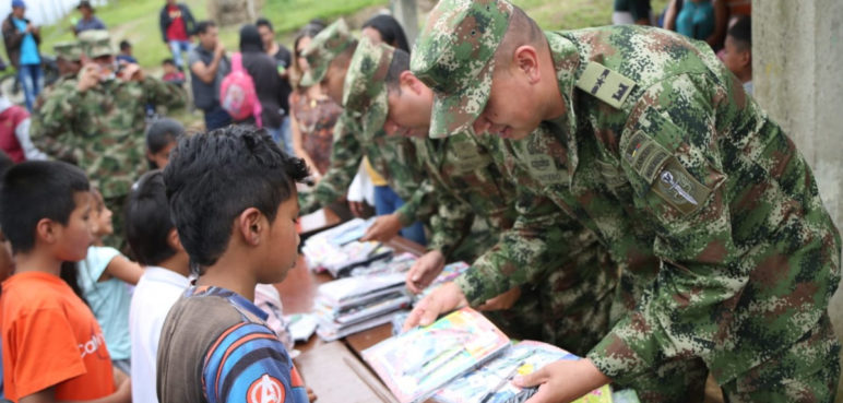 Ejército entregó proyecto para construcción de escuela indígena en Cauca