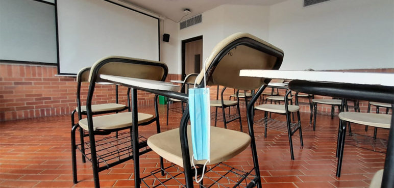 Estudiantes en Cali ya no tendrán que usar tapabocas en las aulas de clase