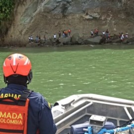 Rescatan 25 personas que habían sido abandonadas en la costa de Magüipi