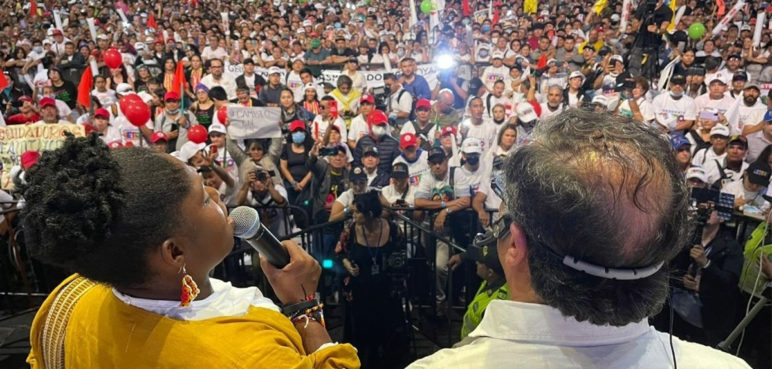 Según últimas dos encuestas, Gustavo Petro sigue liderando intención de voto