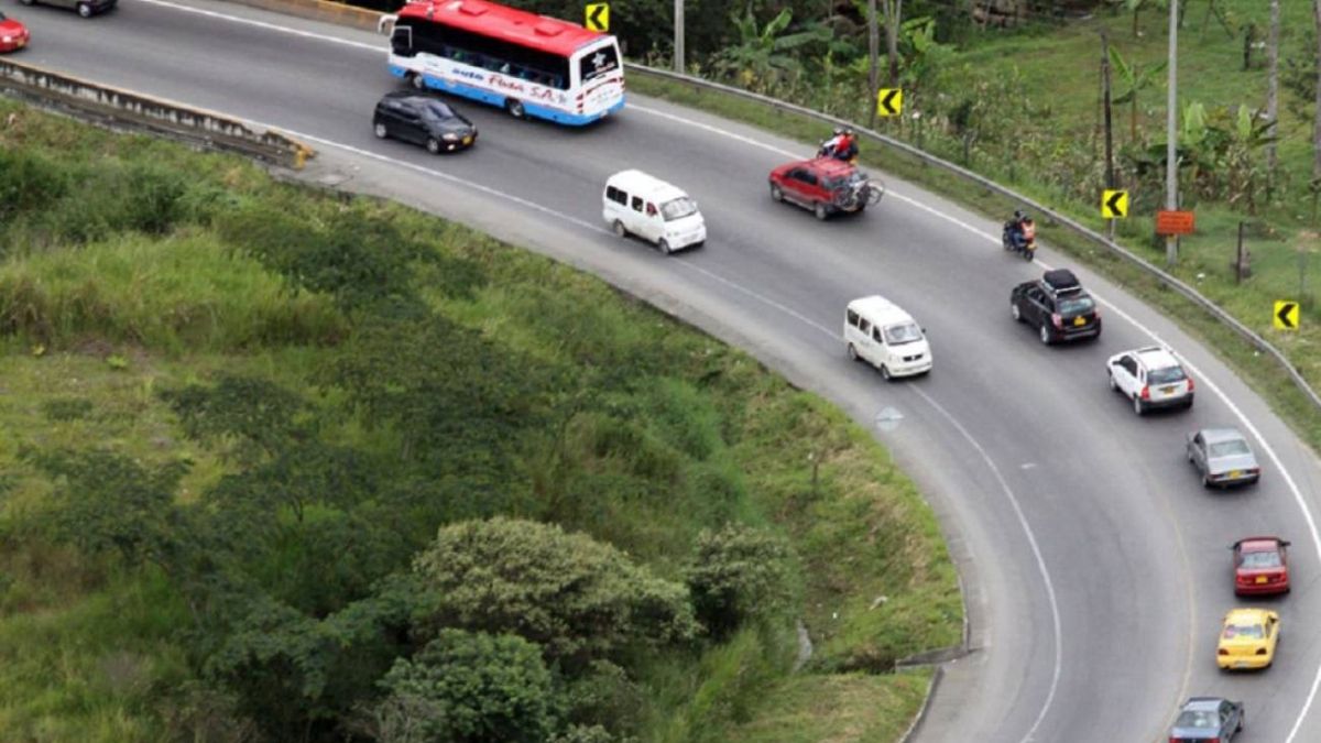 Si piensa viajar en carro, estos son los nuevos límites de velocidad en Colombia