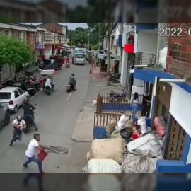 Video: delincuentes en moto le roban  millones a un hombre en Tuluá