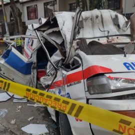 Aparatoso accidente entre dos ambulancias en El Lido deja cinco heridos