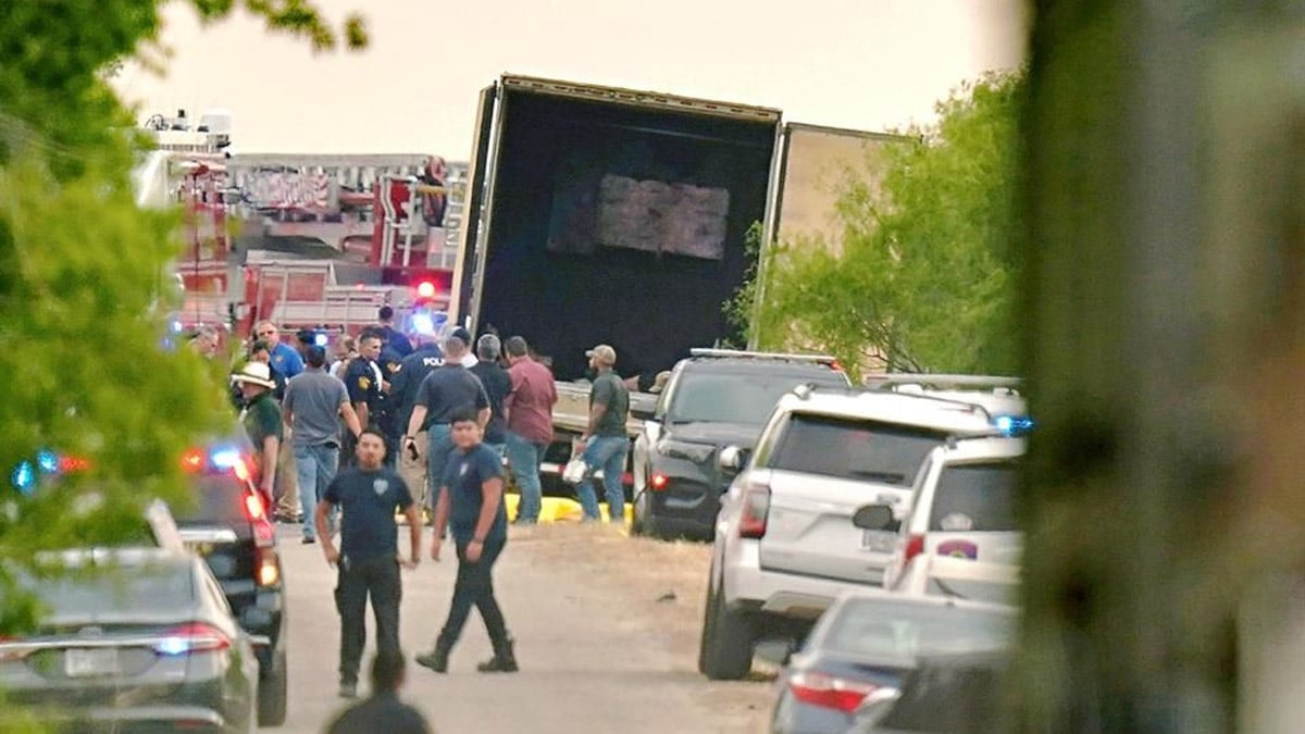 Ascienden a 53 los migrantes muertos en un tráiler abandonado en Texas, EEUU