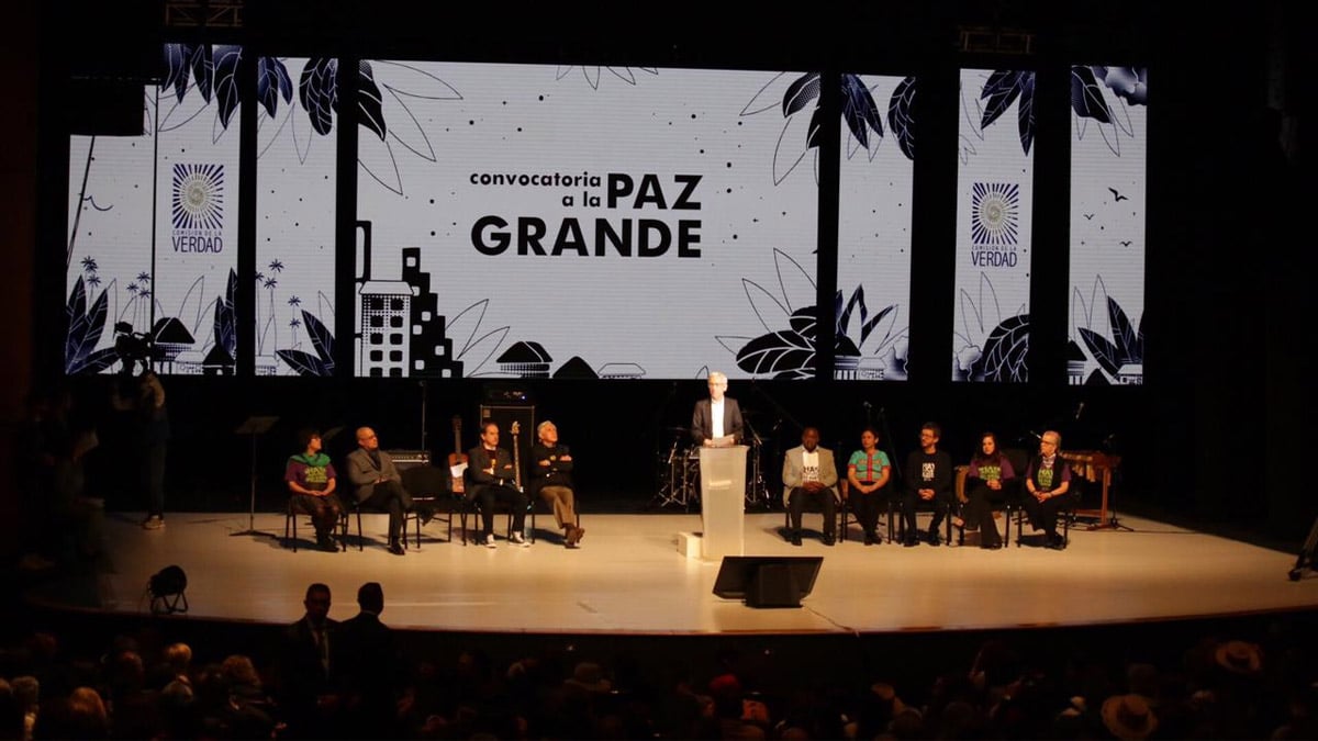Expresidente Álvaro Uribe pidió a Petro que cuide al sector privado