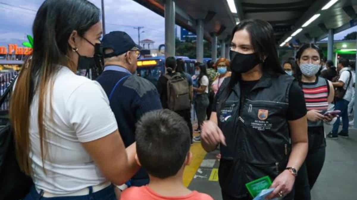 Adelantan estrategias para incentivar el uso de tapabocas en el MIO