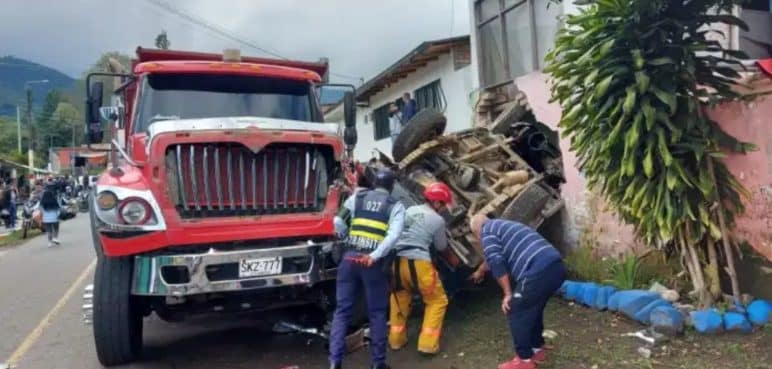 Choque entre una volqueta y una guala deja 11 heridos en Piendamó, Cauca