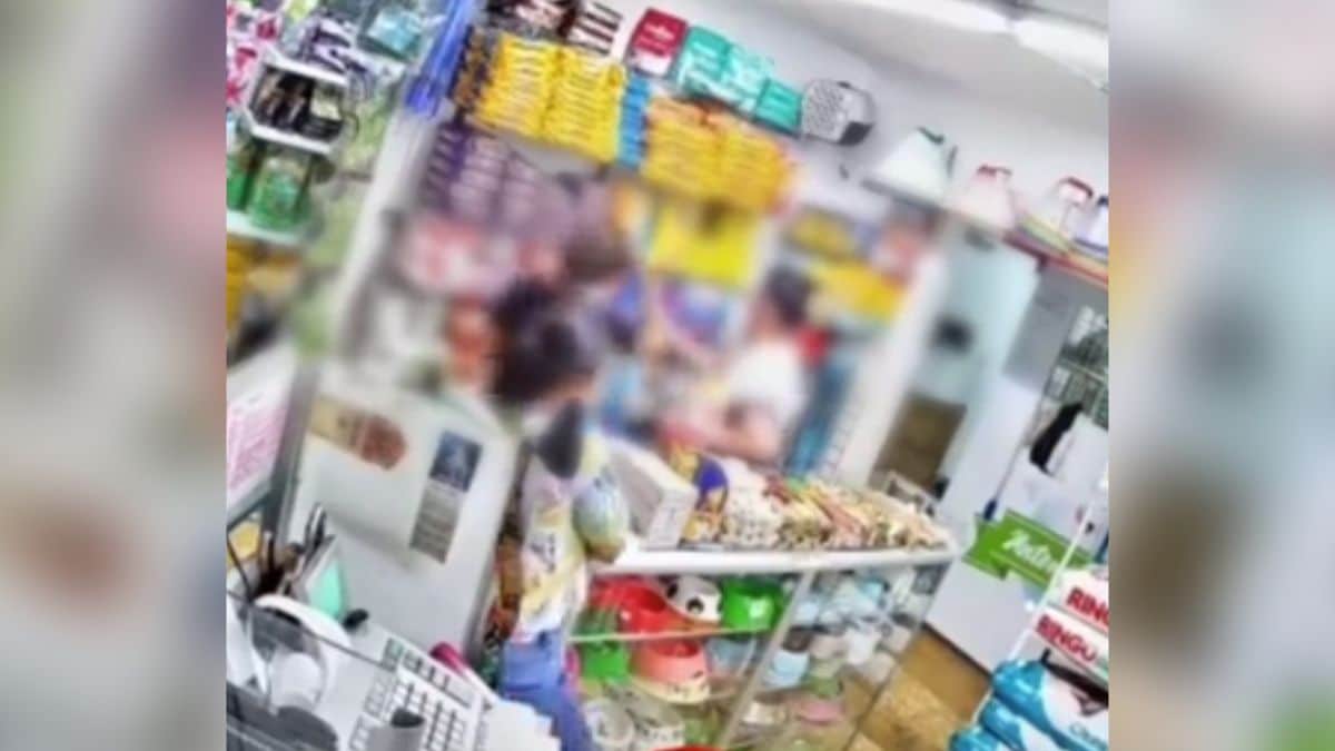 En video quedó registrado el hurto de dos celulares en una tienda de Cali