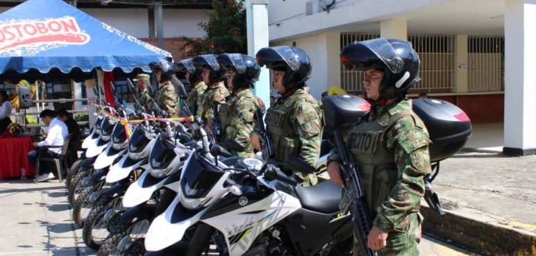 Santander de Quilichao entregó motos al Ejército para mejorar la seguridad