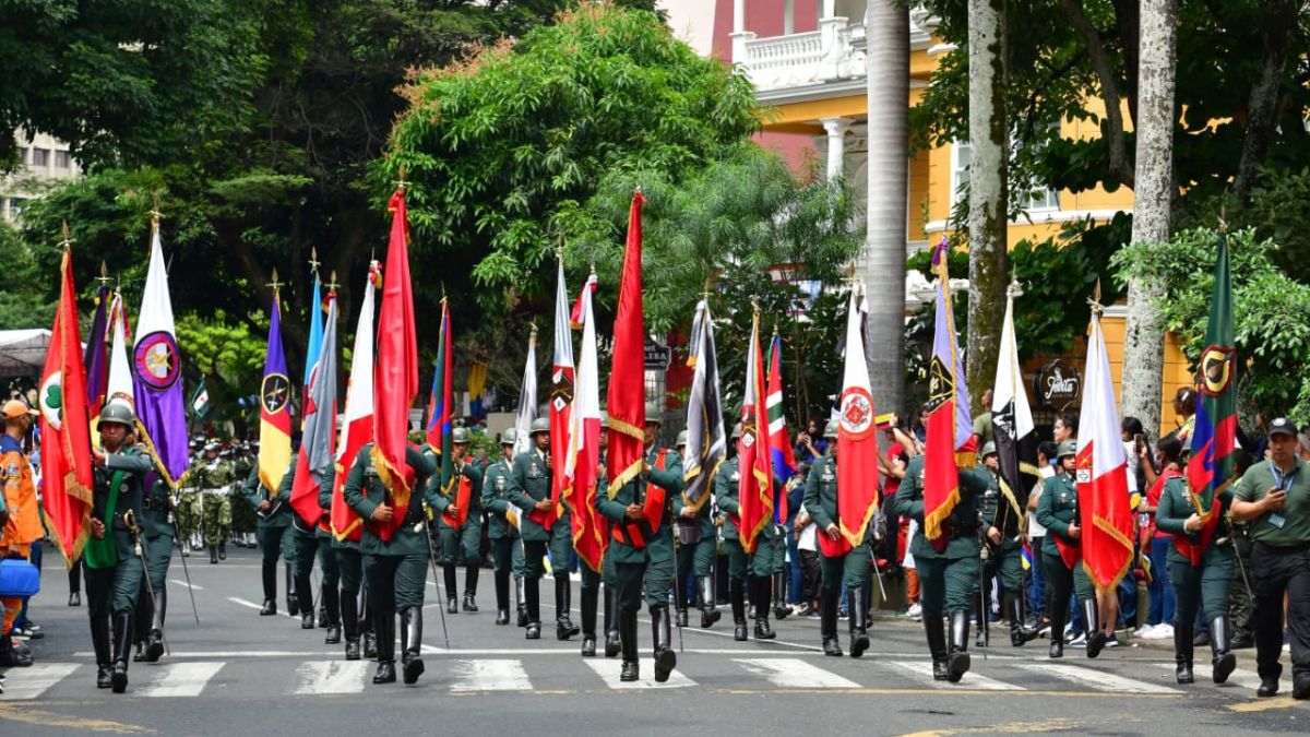 tradicional-desfile-del-dia-de-la-independencia-en-cali-20-07-2022-10