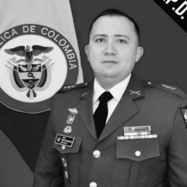 Un policía y un militar muertos dejó operativo contra disidencias en Cauca