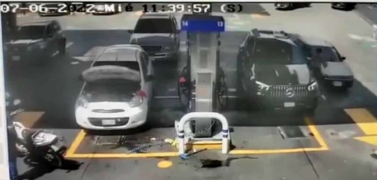 Video: atropellaron a hombre mientras robaba reloj Rolex en estación de gasolina