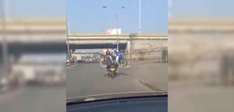 video-imprudencia-de-motociclista-que-lleva-una-moto-encima-en-cali-20-07-2022