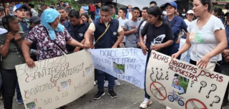 Comunidad awá y familiares de joven desaparecido bloquean la vía Pasto-Nariño