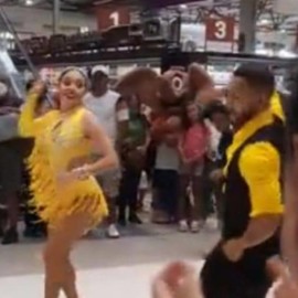 Video: bailarina sufrió grave caída en medio de un baile en inauguración de tienda