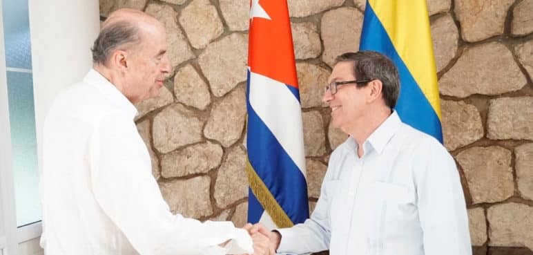 Canciller Álvaro Leyva anunció reanudación de diálogos de paz con ELN