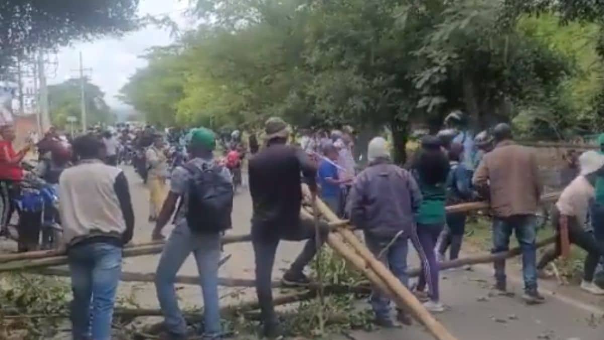 Campesinos de Balboa, Cauca, completan 14 días en medio de enfrentamientos