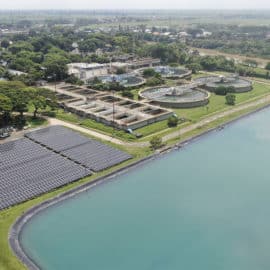Emcali instaló paneles solares para producir agua potable en Puerto Mallarino