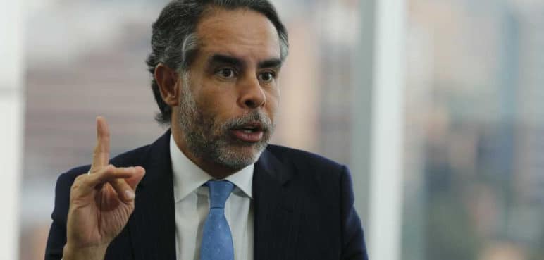 Gustavo Petro nombró a Armando Bendetti como nuevo embajador en Venezuela