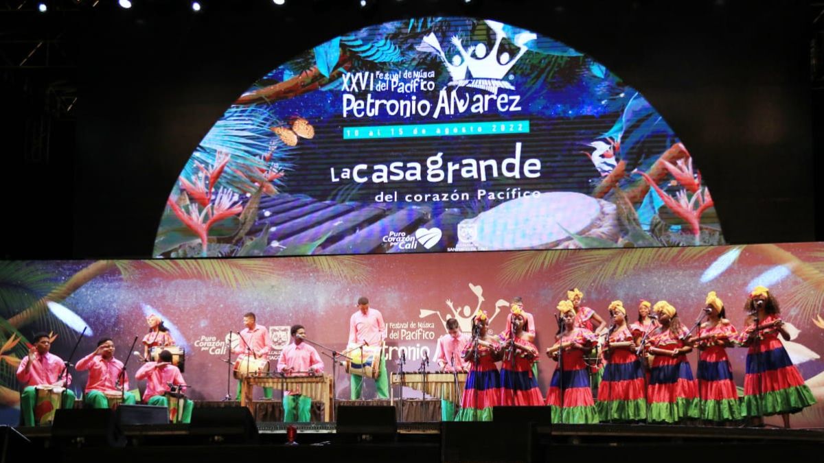 Video: Al ritmo de la marimba, Francia Márquez cantó en el Festival Petronio Álvarez