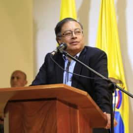 Perú negó permiso al presidente para asistir a posesión de Petro