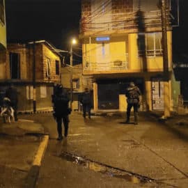 Video: Balacera entre bandas criminales en pleno barrio de Buenaventura