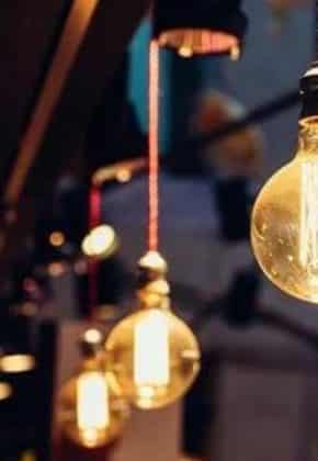 Pequeñas empresas en riesgo por multas al consumo de luz