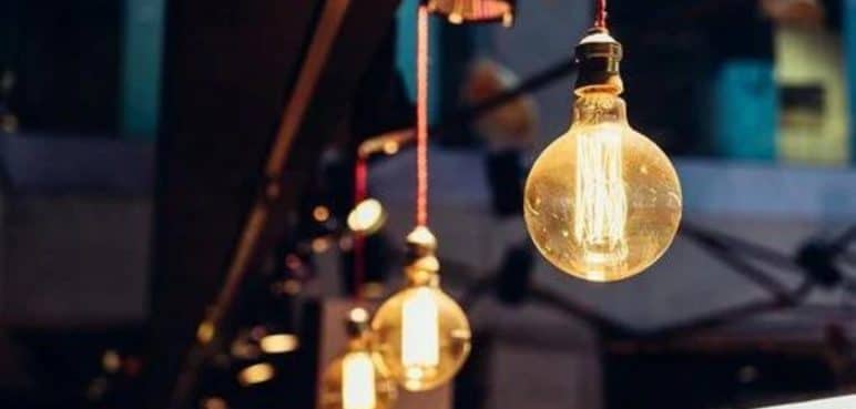 Pequeñas empresas en riesgo por multas al consumo de luz