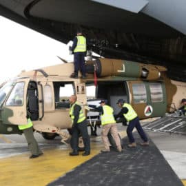 Colombia recibe 12 helicópteros de EEUU para cuidar el medio ambiente