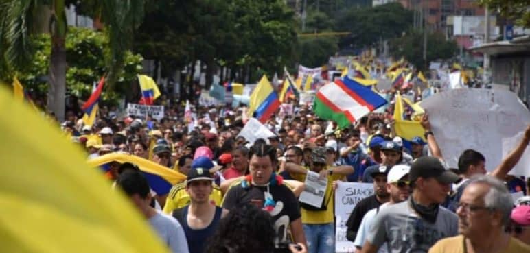 Convocan 'Gran Marcha Nacional' en contra de las reformas del nuevo Gobierno