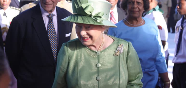 Expectativa en Reino Unido: Isabel II, bajo supervisión médica por estado de salud