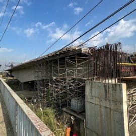 ¿Qué está pasando con la obra del puente de Juanchito?
