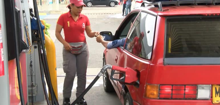 Esto opinan los caleños sobre el incremento de la gasolina