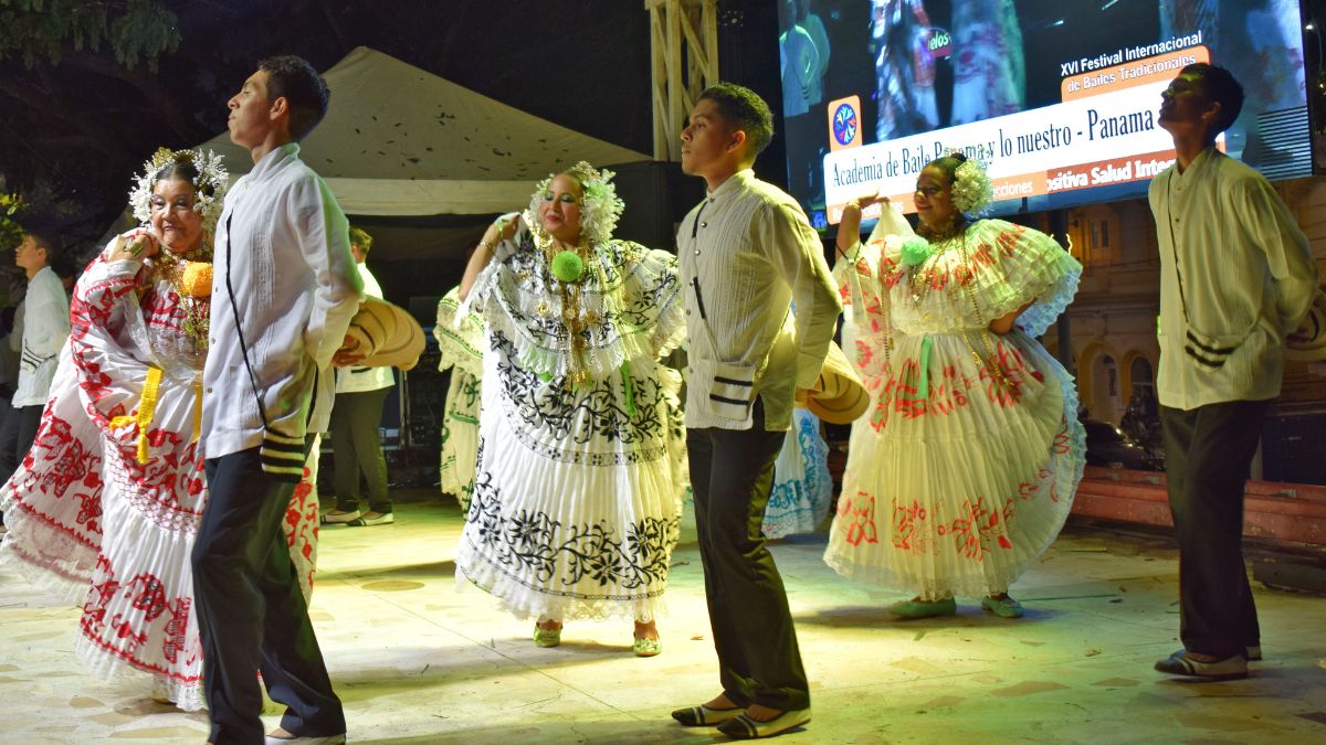 xvi-festival-internacional-de-bailes-tradicionales-una-fiesta-llena-de-arte-29-09-2022-12