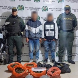 Capturan dos hombres que transportaban 9 bolsas llenas de marihuana