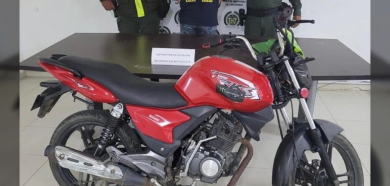 Hombre fue capturado cuando manejaba una motocicleta robada en Cali