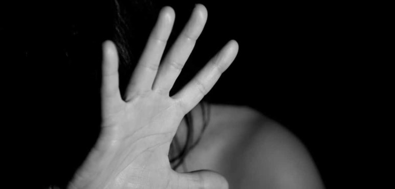 “La dejó prácticamente inconsciente”: Mujer fue maltratada por su expareja