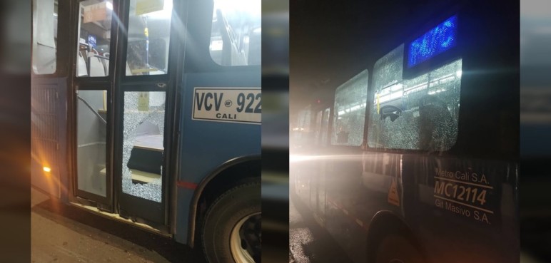 ¡No para la intolerancia en Cali! Encapuchados atacaron tres buses del MÍO