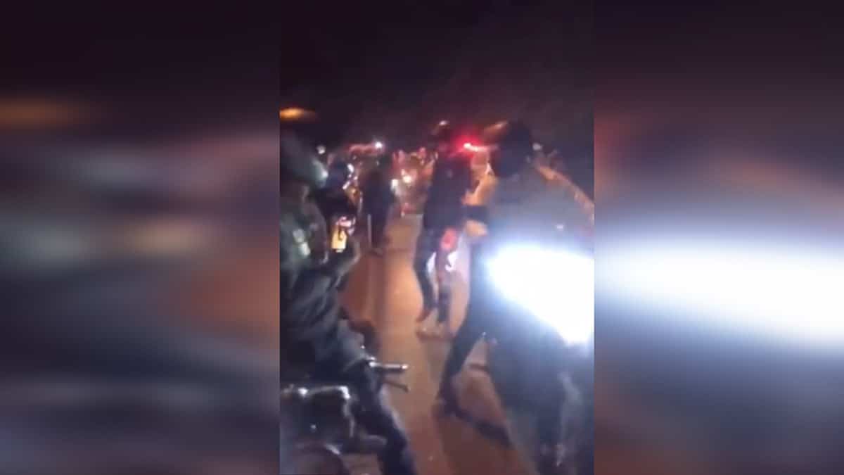 Piques ilegales de motociclistas en el kilómetro 18 causan duro accidente